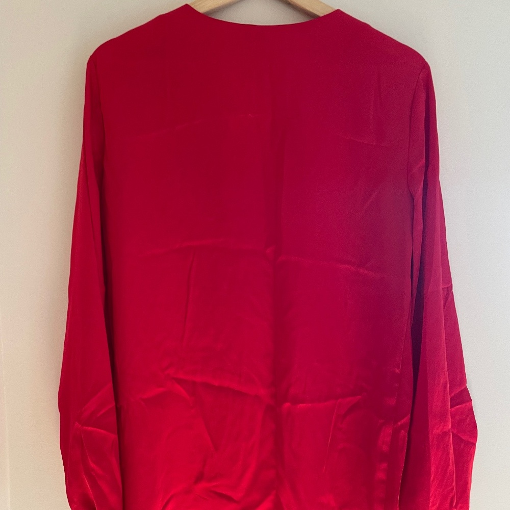 Banana Republic V Neck Button Sleeve Top Red Size Medium - Picture 3 of 6